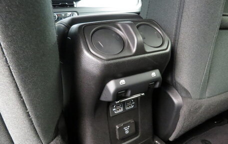 Jeep Wrangler, 2023 год, 6 750 000 рублей, 22 фотография