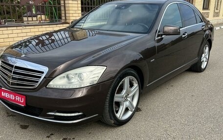 Mercedes-Benz S-Класс, 2010 год, 2 500 000 рублей, 1 фотография