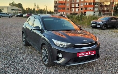 KIA Stonic, 2020 год, 1 700 000 рублей, 2 фотография