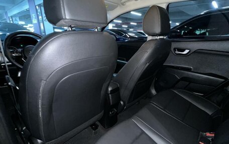 KIA Stonic, 2020 год, 1 700 000 рублей, 8 фотография