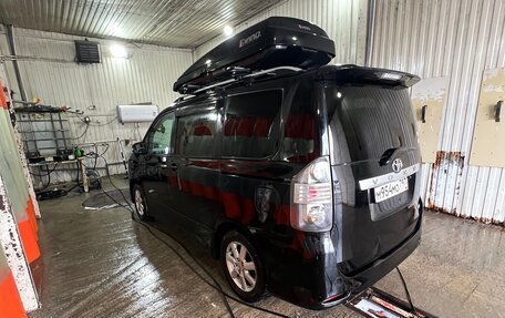Toyota Voxy II, 2007 год, 1 300 000 рублей, 2 фотография