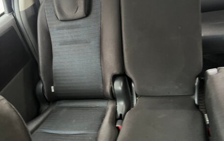 Toyota Voxy II, 2007 год, 1 300 000 рублей, 7 фотография