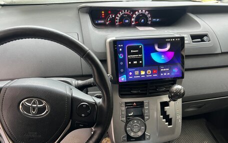 Toyota Voxy II, 2007 год, 1 300 000 рублей, 6 фотография