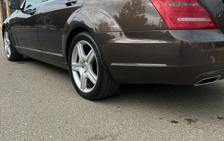 Mercedes-Benz S-Класс, 2010 год, 2 500 000 рублей, 9 фотография