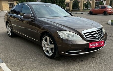 Mercedes-Benz S-Класс, 2010 год, 2 500 000 рублей, 3 фотография