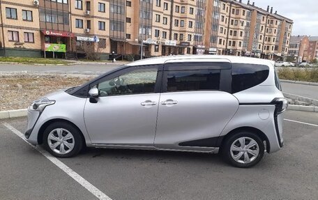 Toyota Sienta II, 2020 год, 1 450 000 рублей, 2 фотография