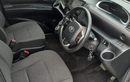 Toyota Sienta II, 2020 год, 1 450 000 рублей, 8 фотография