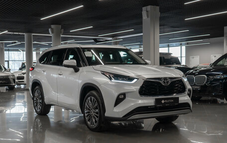 Toyota Highlander, 2025 год, 5 600 000 рублей, 3 фотография