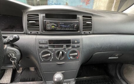 Toyota Corolla, 2003 год, 400 000 рублей, 8 фотография