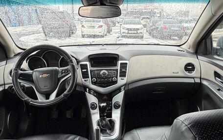 Chevrolet Cruze II, 2010 год, 600 000 рублей, 9 фотография