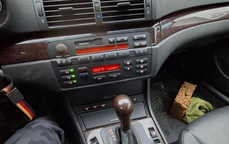 BMW 3 серия, 2004 год, 870 000 рублей, 13 фотография