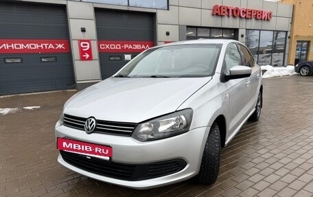 Volkswagen Polo VI (EU Market), 2011 год, 595 000 рублей, 2 фотография