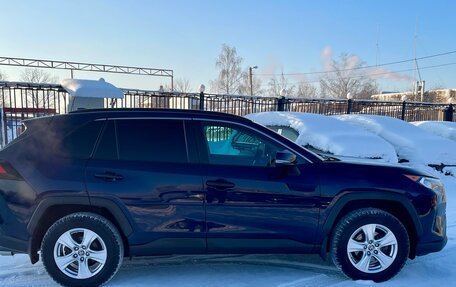 Toyota RAV4, 2021 год, 3 575 000 рублей, 5 фотография