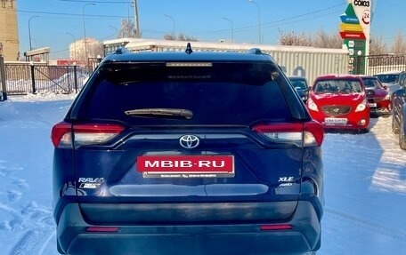 Toyota RAV4, 2021 год, 3 575 000 рублей, 6 фотография
