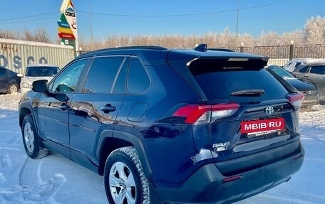 Toyota RAV4, 2021 год, 3 575 000 рублей, 9 фотография