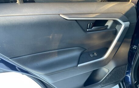 Toyota RAV4, 2021 год, 3 575 000 рублей, 15 фотография