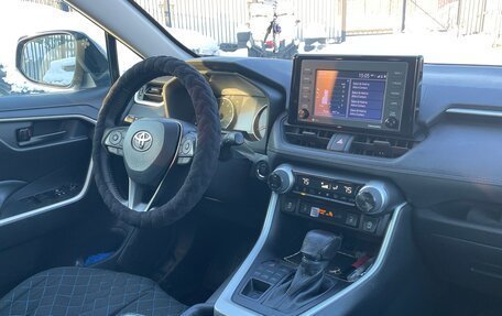 Toyota RAV4, 2021 год, 3 575 000 рублей, 22 фотография