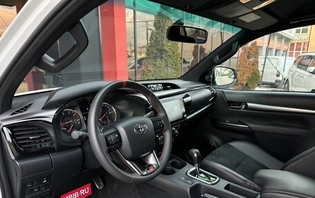 Toyota Hilux VIII, 2023 год, 6 600 000 рублей, 10 фотография