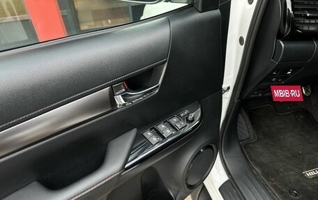 Toyota Hilux VIII, 2023 год, 6 600 000 рублей, 12 фотография