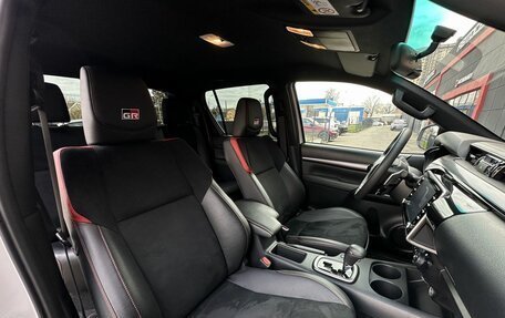 Toyota Hilux VIII, 2023 год, 6 600 000 рублей, 21 фотография