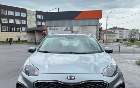 KIA Sportage IV рестайлинг, 2018 год, 2 000 000 рублей, 2 фотография