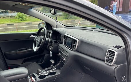 KIA Sportage IV рестайлинг, 2018 год, 2 000 000 рублей, 9 фотография