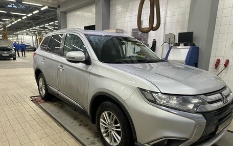 Mitsubishi Outlander III рестайлинг 3, 2016 год, 1 499 000 рублей, 6 фотография