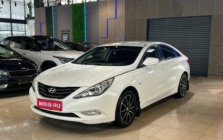 Hyundai Sonata VI, 2011 год, 980 000 рублей, 1 фотография