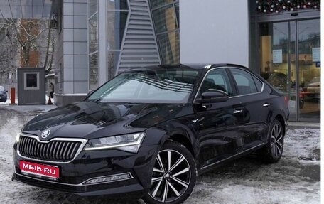 Skoda Superb III рестайлинг, 2025 год, 3 400 000 рублей, 1 фотография