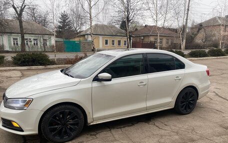 Volkswagen Jetta VI, 2014 год, 1 000 000 рублей, 2 фотография