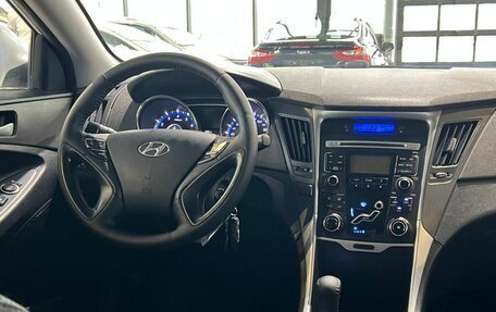 Hyundai Sonata VI, 2011 год, 980 000 рублей, 18 фотография
