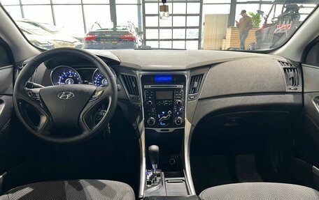 Hyundai Sonata VI, 2011 год, 980 000 рублей, 17 фотография