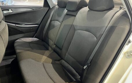 Hyundai Sonata VI, 2011 год, 980 000 рублей, 20 фотография