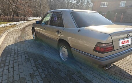 Mercedes-Benz E-Класс, 1994 год, 550 000 рублей, 7 фотография