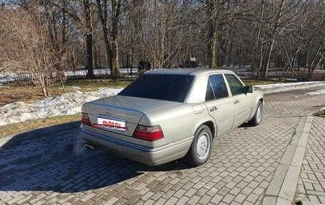 Mercedes-Benz E-Класс, 1994 год, 550 000 рублей, 5 фотография