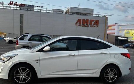 Hyundai Solaris II рестайлинг, 2015 год, 1 000 000 рублей, 2 фотография