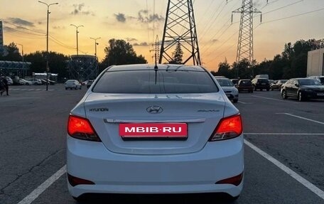 Hyundai Solaris II рестайлинг, 2015 год, 1 000 000 рублей, 3 фотография