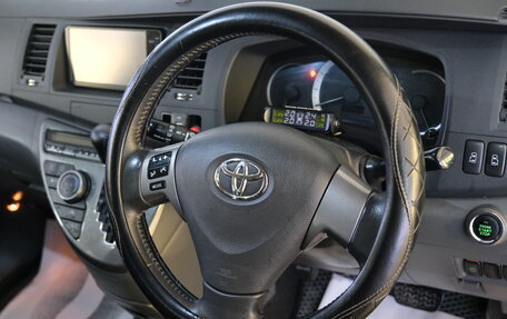 Toyota ISis I, 2010 год, 1 299 000 рублей, 11 фотография