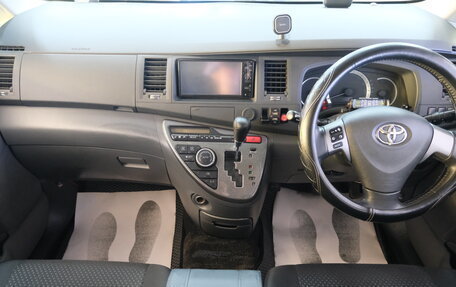 Toyota ISis I, 2010 год, 1 299 000 рублей, 13 фотография