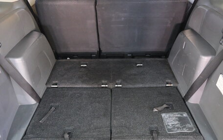 Toyota ISis I, 2010 год, 1 299 000 рублей, 22 фотография