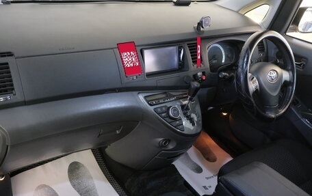 Toyota ISis I, 2010 год, 1 299 000 рублей, 17 фотография