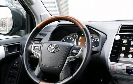 Toyota Land Cruiser Prado 150 рестайлинг 2, 2021 год, 6 190 000 рублей, 26 фотография