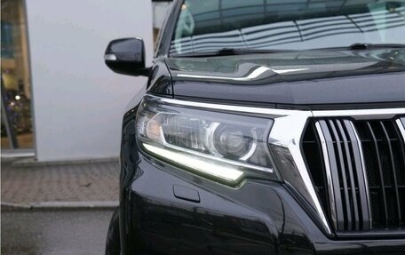 Toyota Land Cruiser Prado 150 рестайлинг 2, 2021 год, 6 190 000 рублей, 8 фотография