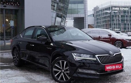 Skoda Superb III рестайлинг, 2024 год, 3 130 000 рублей, 2 фотография