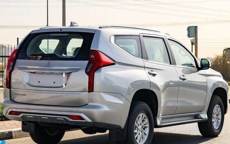 Mitsubishi Pajero Sport III рестайлинг, 2023 год, 3 900 000 рублей, 6 фотография