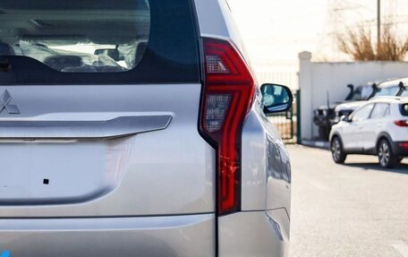 Mitsubishi Pajero Sport III рестайлинг, 2023 год, 3 900 000 рублей, 12 фотография