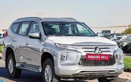 Mitsubishi Pajero Sport III рестайлинг, 2023 год, 3 900 000 рублей, 3 фотография