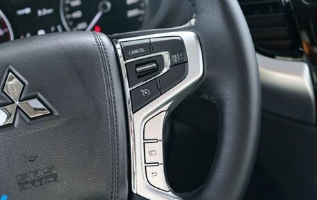 Mitsubishi Pajero Sport III рестайлинг, 2023 год, 3 900 000 рублей, 16 фотография