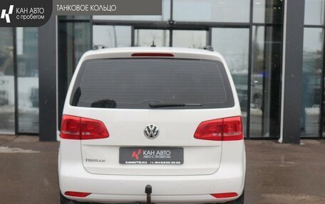 Volkswagen Touran III, 2013 год, 850 000 рублей, 2 фотография