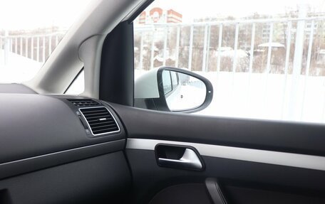 Volkswagen Touran III, 2013 год, 850 000 рублей, 32 фотография